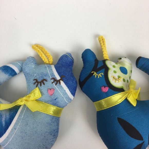 Pair of handmade cats 🐱 keychain ornaments - Picture 8 of 8